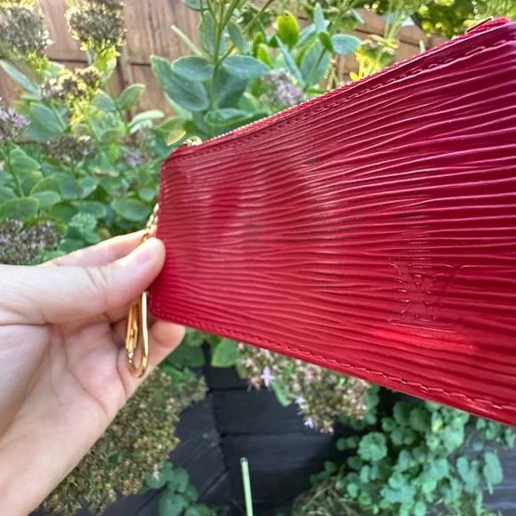 Louis Vuitton 🍒 Scarlet Red Key Pouch - Picture 6 of 7